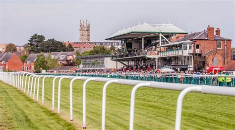 Warwick Racecourse .